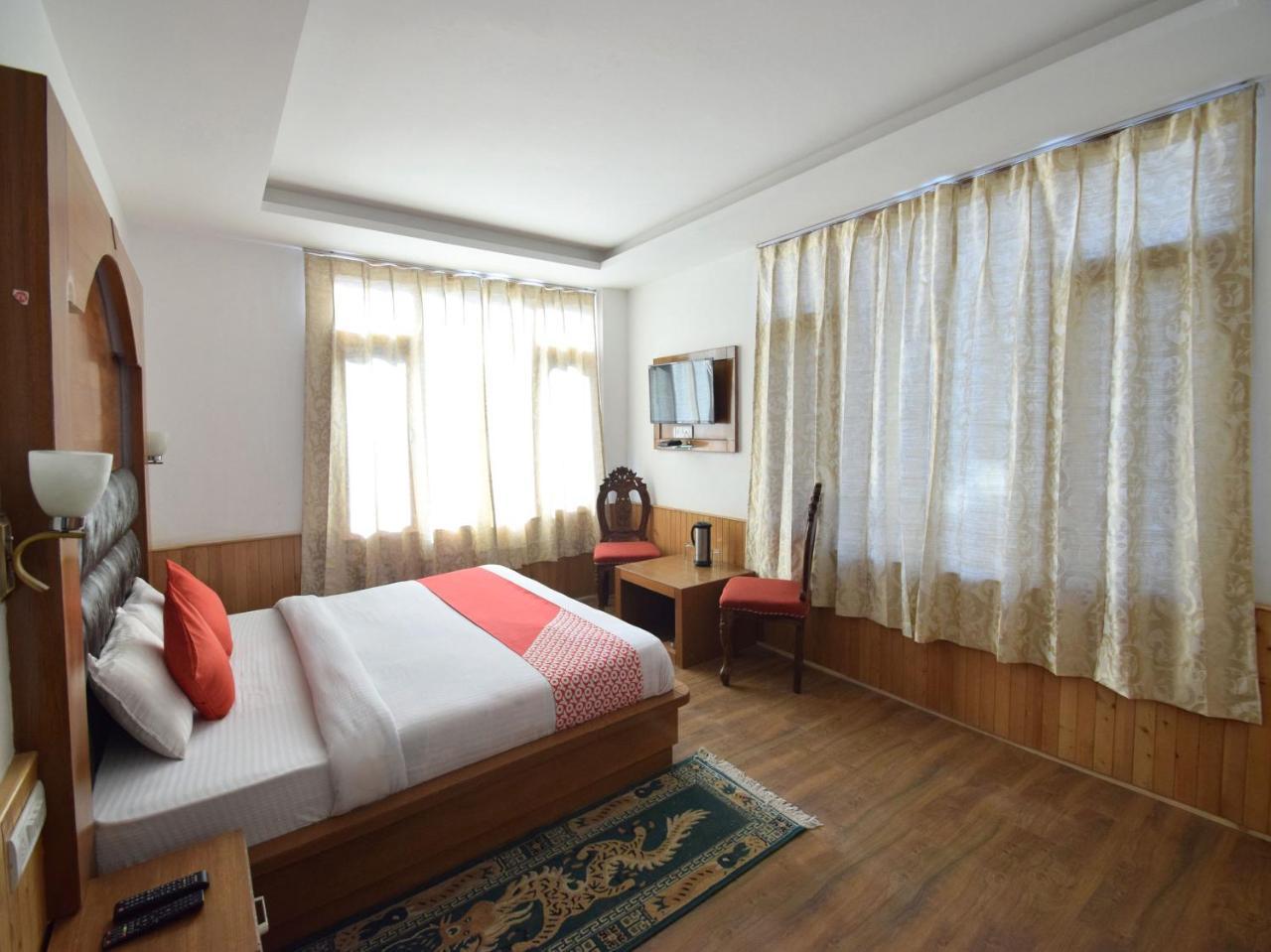 Oyo 10255 Hotel Red Apple Manāli Esterno foto