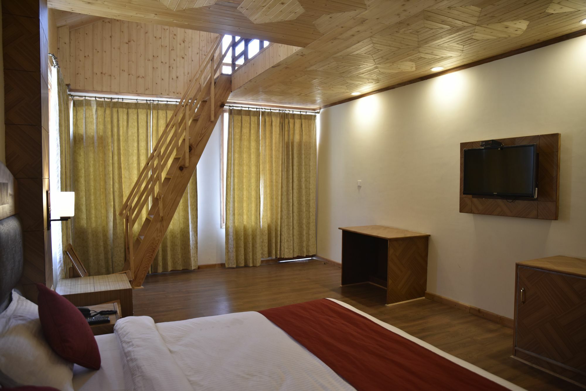 Oyo 10255 Hotel Red Apple Manāli Esterno foto